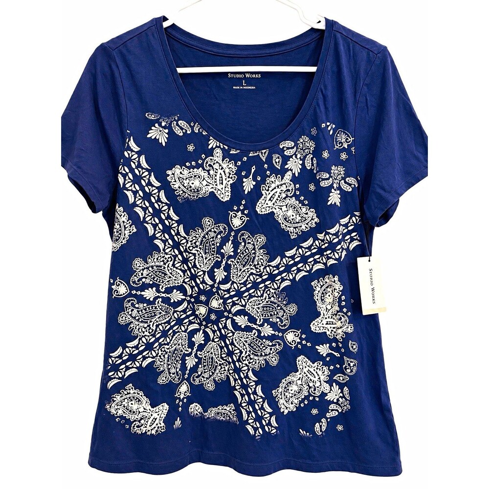 Studio Works Women’s Large Navy Paisley Print Short Sleeve T-Shirt NWT